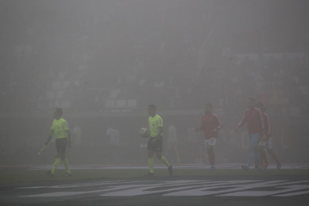 Nevoeiro Interrompe Nacional Benfica Da I Liga Aos Nove Minutos Impala