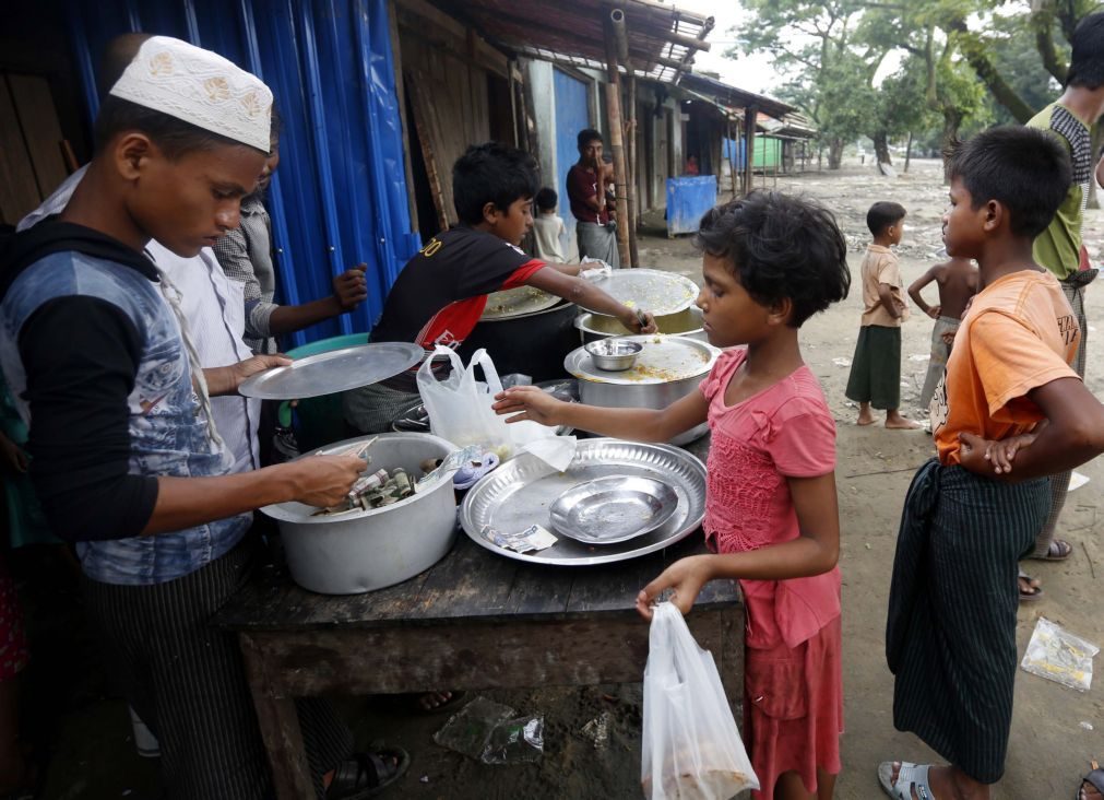 Rebeldes rohingya declaram trégua de um mês na Birmânia