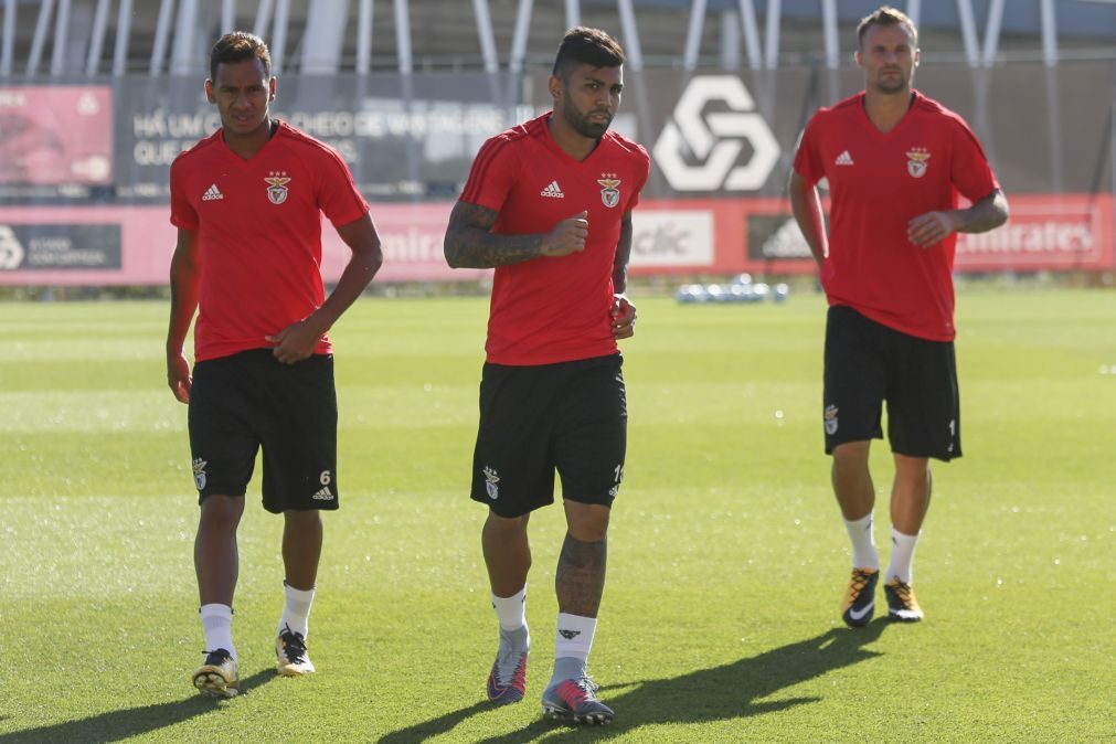 Benfica cumpriu último treino antes da estreia na 'Champions' sem Fejsa e Jardel