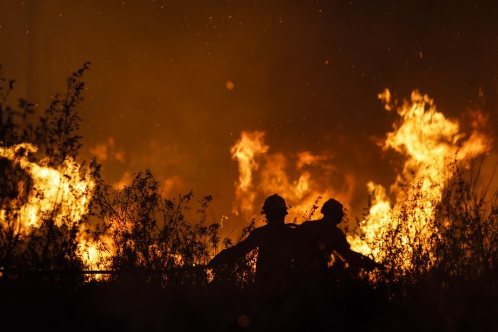 Bombeiro condenado a 12 anos e seis meses de prisão por fogo posto