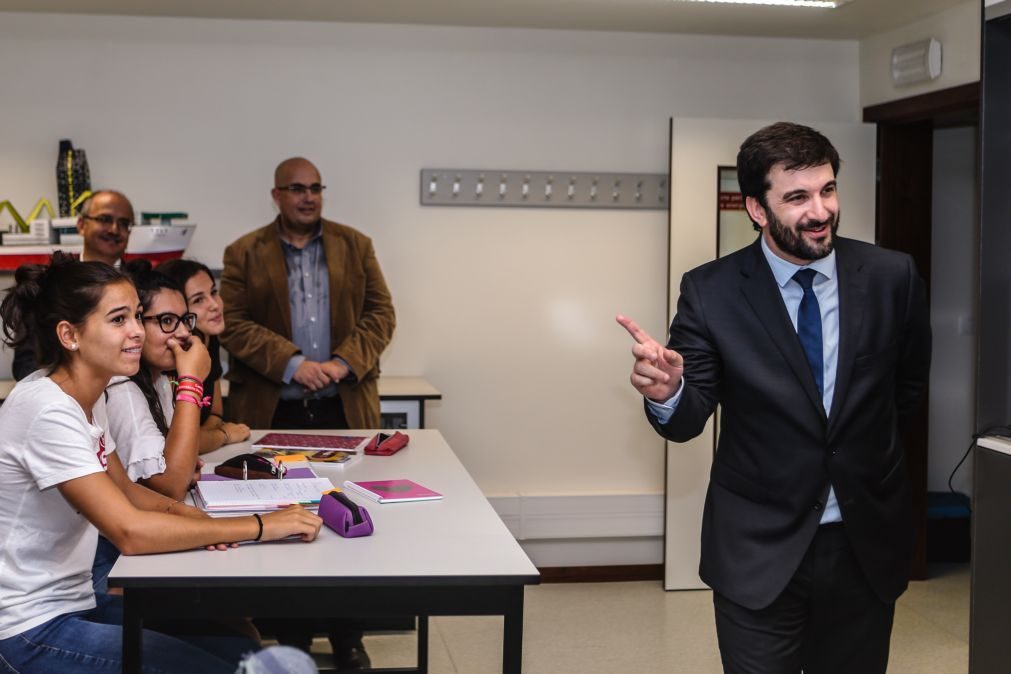 Ministro da Educação: Período de permutas entre professores vai ser alargado