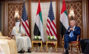 Biden convida Presidente dos Emirados Árabes Unidos a visitar EUA