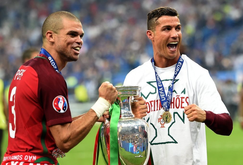 Cristiano Ronaldo e Pepe entre os 55 candidatos ao 'onze do ano' da FIFPro