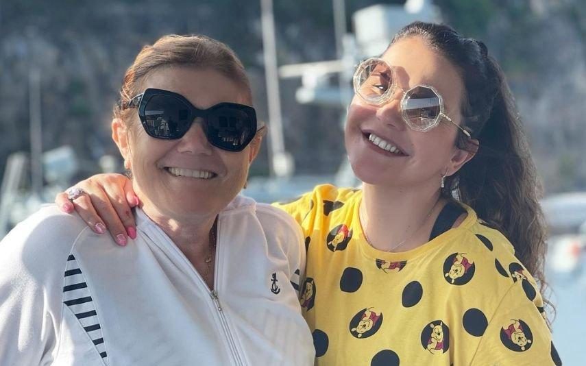 Katia Aveiro faz aposta caricata com Dolores Aveiro: 