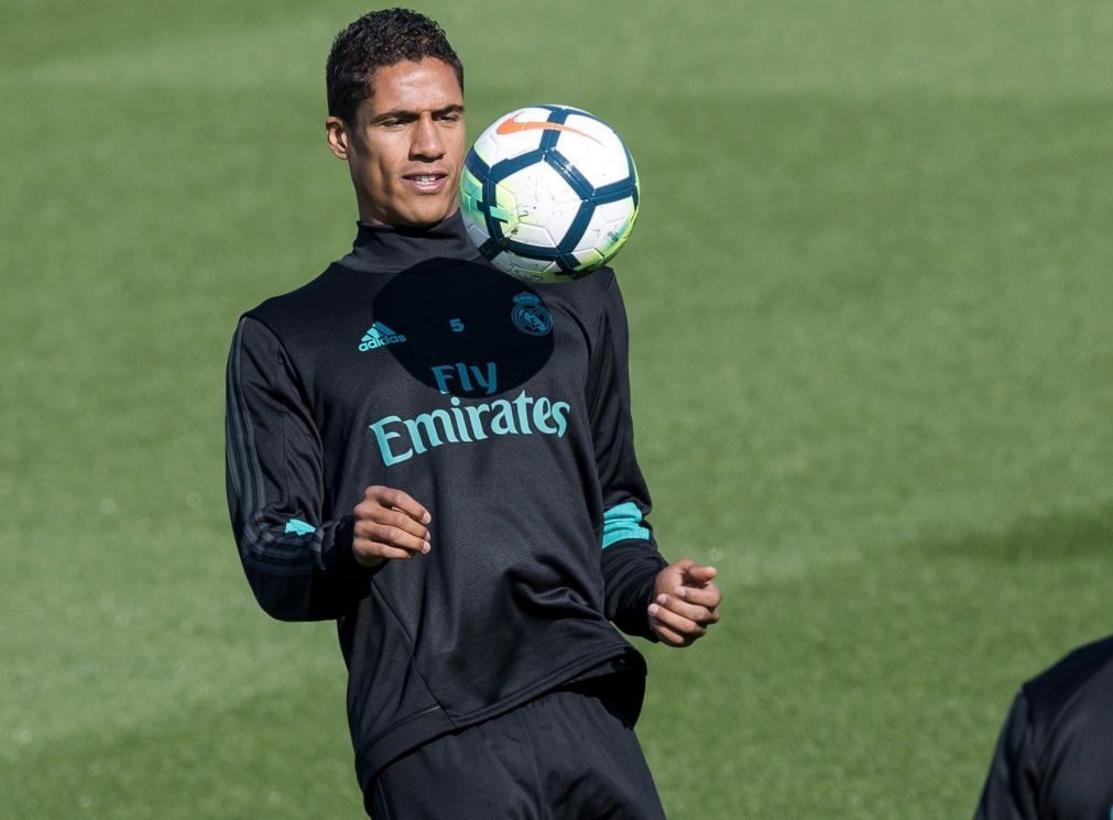 Central francês Varane prolonga contrato com Real Madrid até 2022