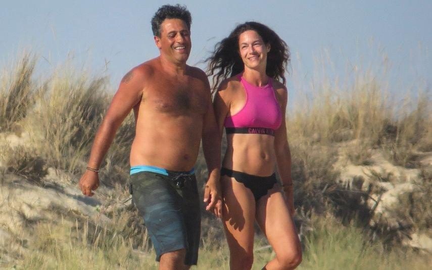 Paula Neves a sul com o marido! Cúmplices e felizes na despedida