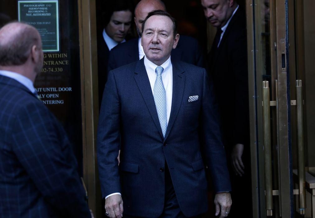 Kevin Spacey ilibado de crime sexual por júri de tribunal nova-iorquino