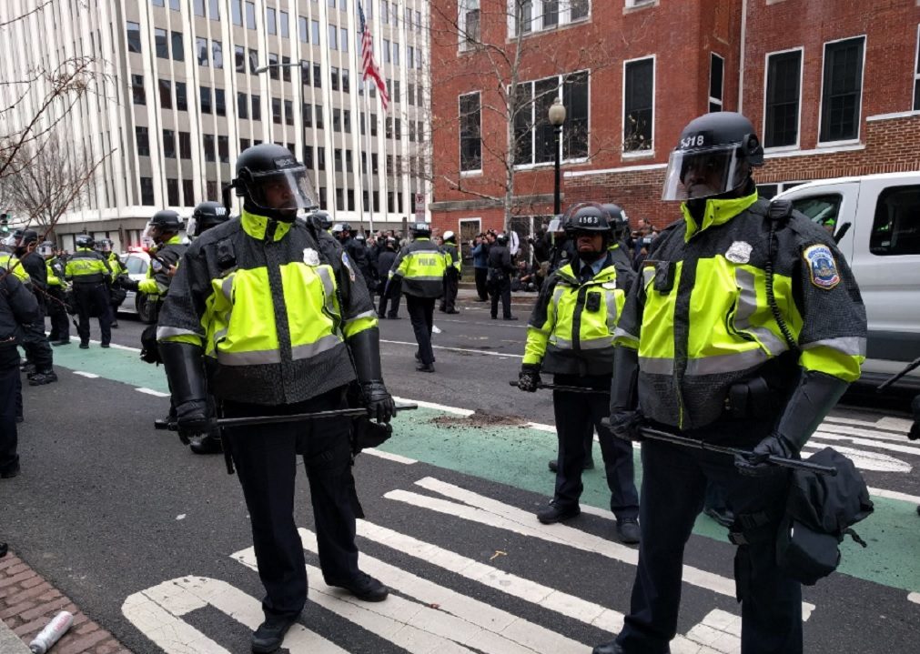 Violência e desacatos em protestos anti-Donald Trump