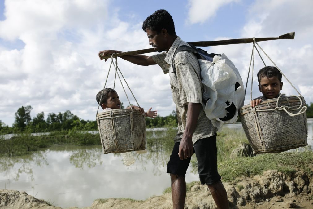 ONG acusa exército birmanês de bloquear ajuda à minoria muçulmana rohingya