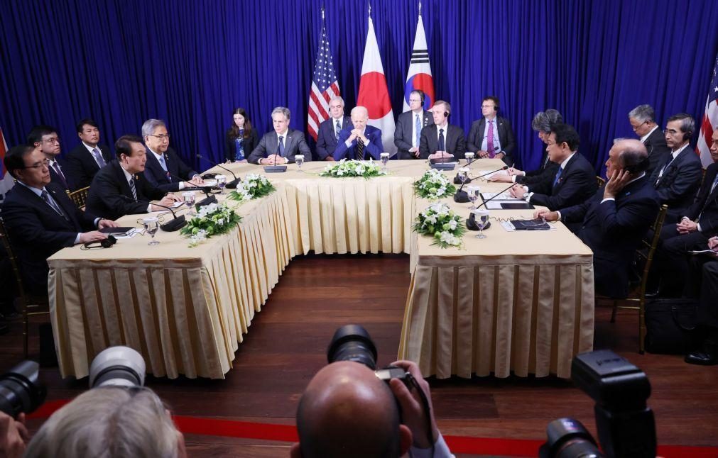 EUA, Japão e Coreia do Sul condenam ameaças russas sobre armas nucleares