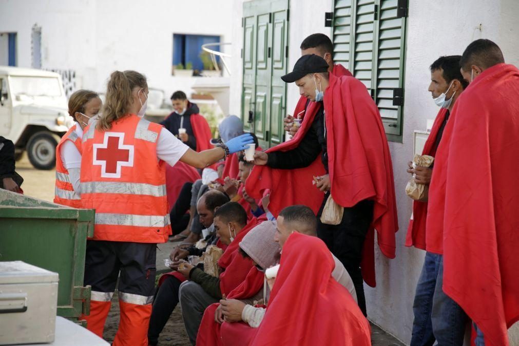 Comissão Europeia pede aos 27 soluções comuns para crises recorrentes de migrações