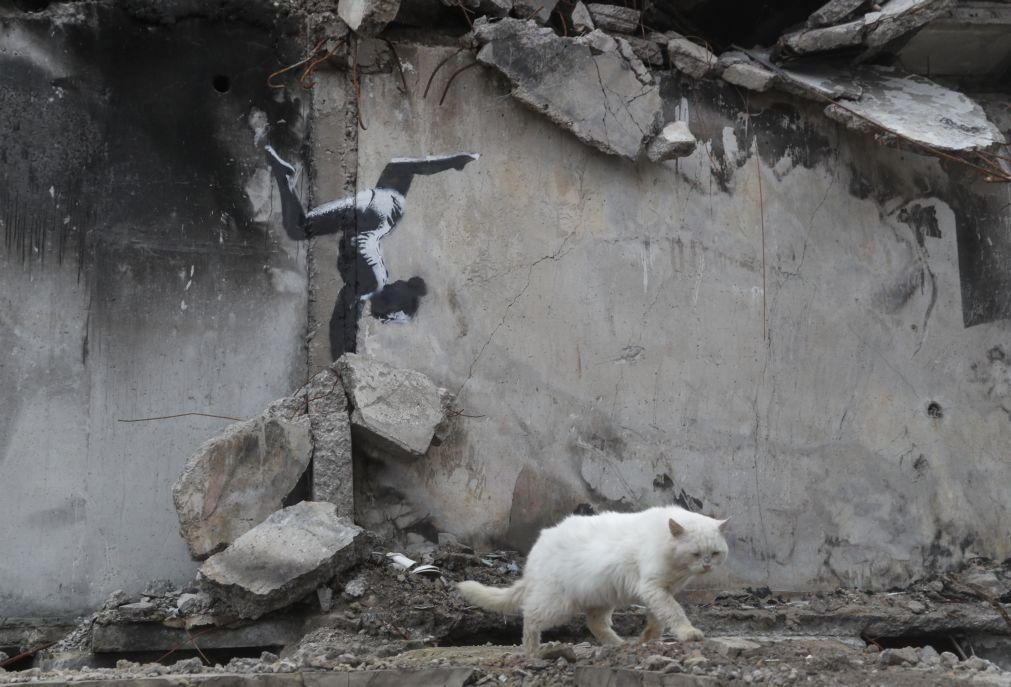 Polícia ucraniana impede roubo de obra que Banksy pintou em Kiev