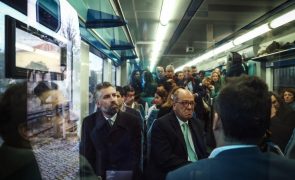 Governo diz ser incompreensível a Linha de Cascais ter comboios com 70 anos