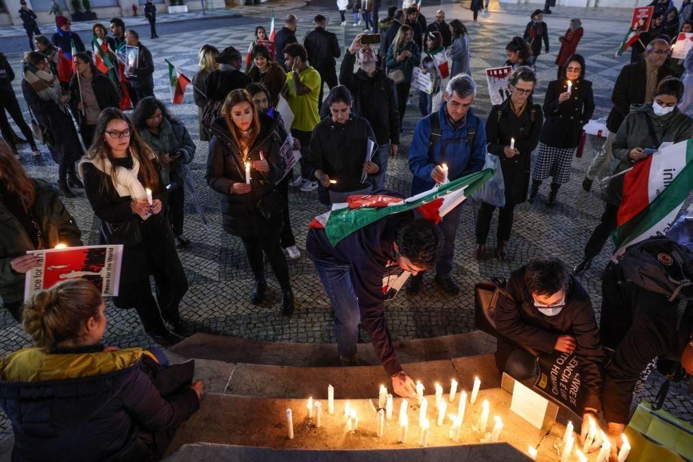 Cerca de 70 pessoas na vigília de solidariedade com iranianos em Lisboa