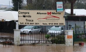 Em Loures calculam-se prejuízos e procuram-se alternativas para atravessar um concelho alagado
