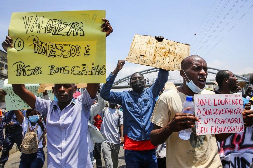 Professores angolanos terminam segunda fase da greve sem acordo com Ministério da Educação