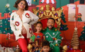 Chrissy Teigen e John Legend - Partilham divertido postal de Natal