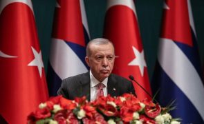 Erdogan acusa Europa de acolher terroristas e golpistas turcos e rejeitar migrantes