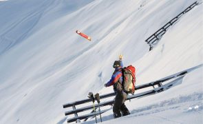 Pelo menos 10 desaparecidos após avalanche numa pista de esqui na Áustria