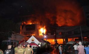 Incêndio em casino no Camboja faz pelo menos 30 mortos e 100 feridos