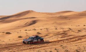 Espanhóis Sainz e Barreda abandonam rali Dakar após acidentes