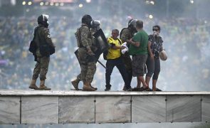 Recuperada réplica da Constituição de 1988 roubada em ataque a Brasília