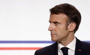 Presidente francês admite envio de blindados para a Ucrânia, mas impõe condições