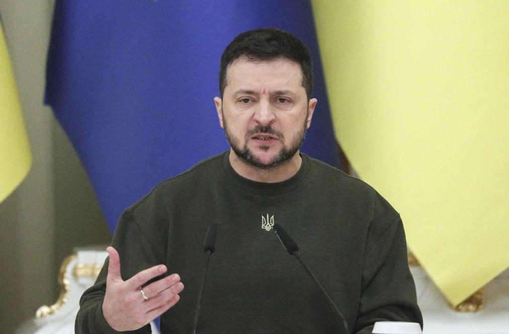 Ucrânia: Kiev sanciona 22 russos e proíbe viagens lúdicas a autoridades ucranianas