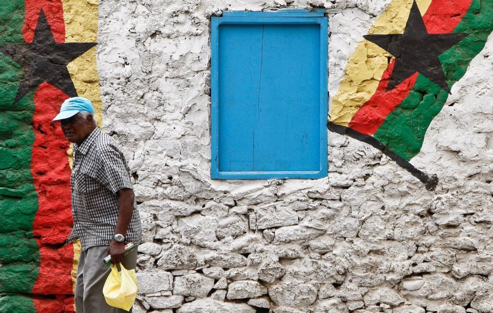 Orçamento de Estado cabo-verdiano prevê baixa de imposto sobre rendimentos