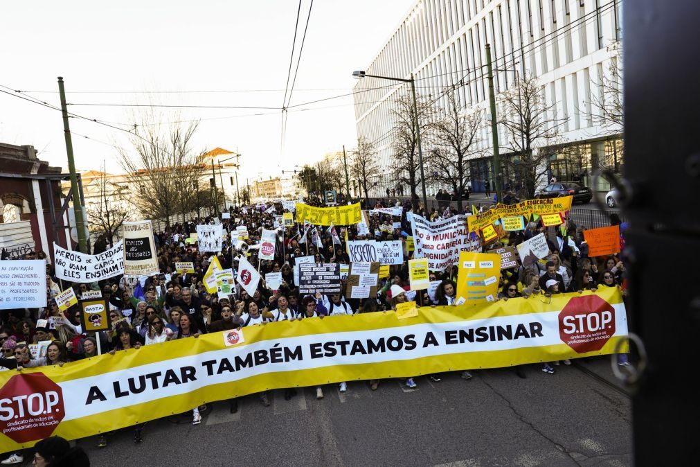 Sindicato fala em mais de cem mil pessoas no protesto em Lisboa pelas escolas