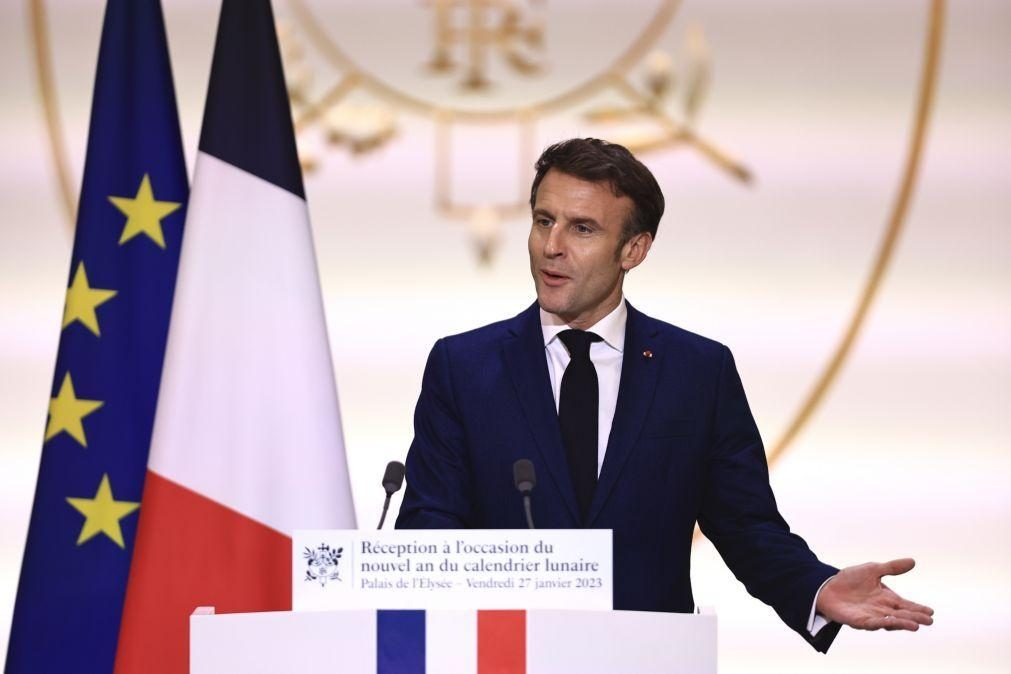 Presidente francês não exclui envio de caças de combate para a Ucrânia