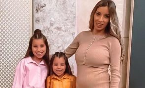 Sónia Jesus Filhas mandam mensagem ao pai: 