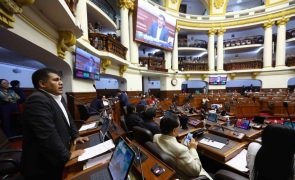 Peru: Congresso volta a rejeitar eleições antecipadas, protestos continuam nas ruas