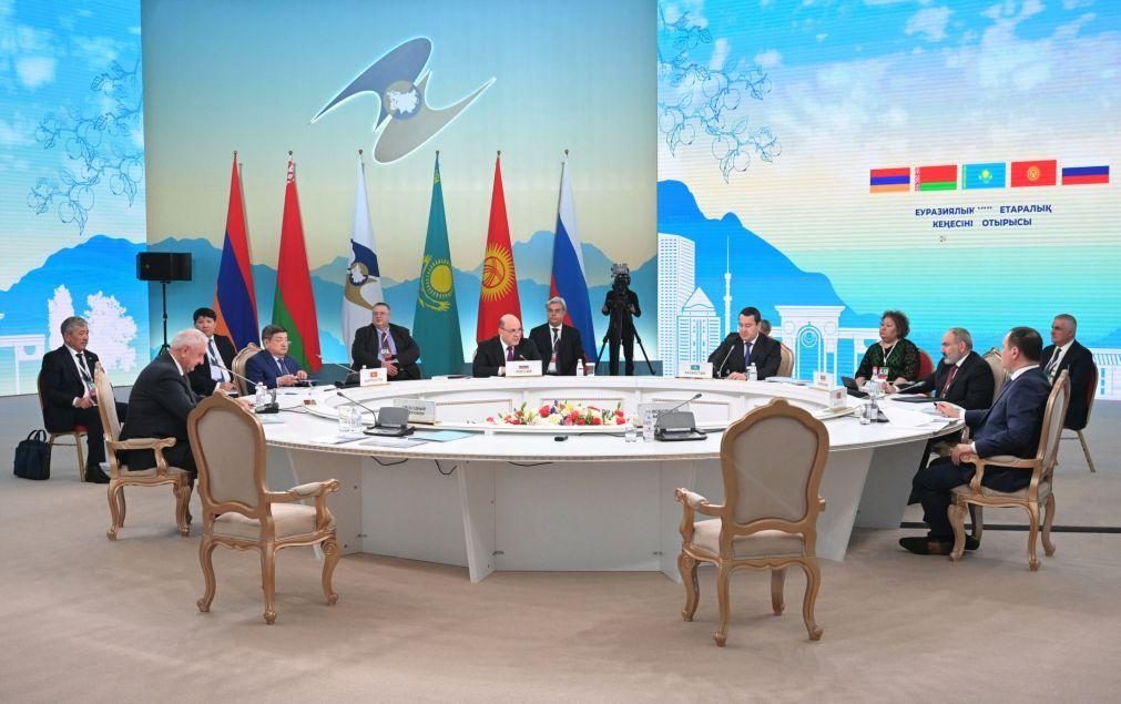 Primeiro-ministro russo apela à União da Eurásia para lutar por soberania tecnológica