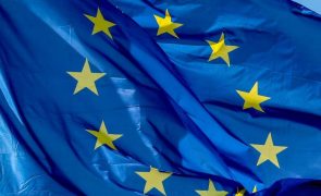 Bruxelas revê em ligeira alta crescimento da economia europeia