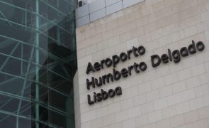 Centenas de passageiros da STP Airlines retidos três dias sem informação em Lisboa