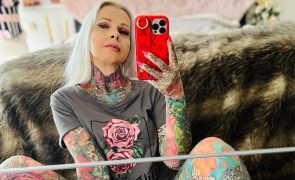 Kerstin Tristan, a avó de 56 anos que faz topless para mostrar tatuagens