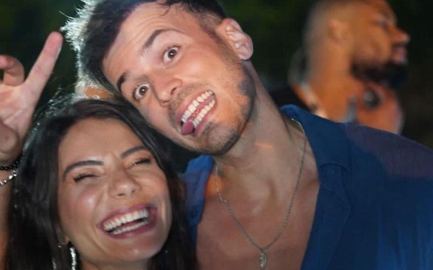 Carolina Carvalho Oferece presente com significado especial a David Carreira