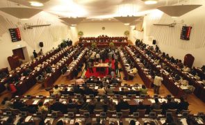 Parlamento moçambicano chumba debate sobre leis de eleições distritais