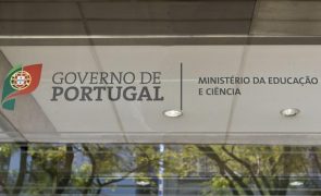 Professores e ministério retomam hoje negociações sem acordo à vista