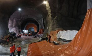 Túnel do Metro de Lisboa unido hoje entre futuras estações Estrela e Santos