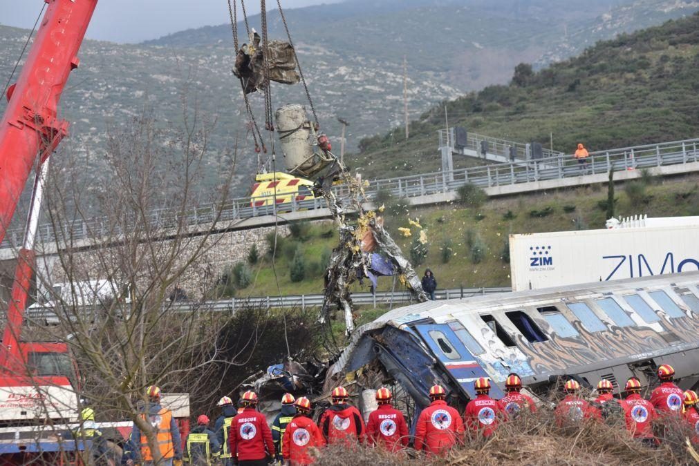 Chefe de estação de comboios fica detido após acidente que matou 57 pessoas na Grécia