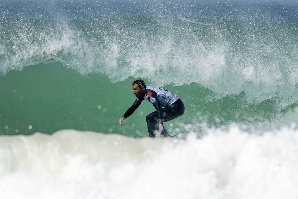 Arranque da prova da elite mundial do surf em Peniche adiado devido ao vento