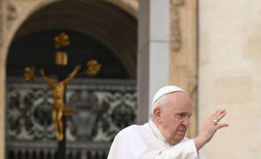 Papa disponível para rever celibato na Igreja Católica