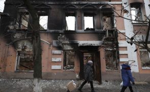 HRW aponta crime de guerra em ataque a prédio que matou mais de 40 civis em Izium, na Ucrânia