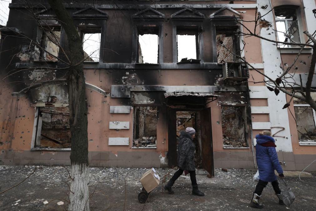 HRW aponta crime de guerra em ataque a prédio que matou mais de 40 civis em Izium, na Ucrânia