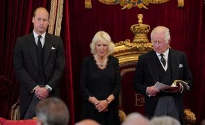 Carlos III - Faz a primeira aparição após confirmação de príncipe Harry na coroação