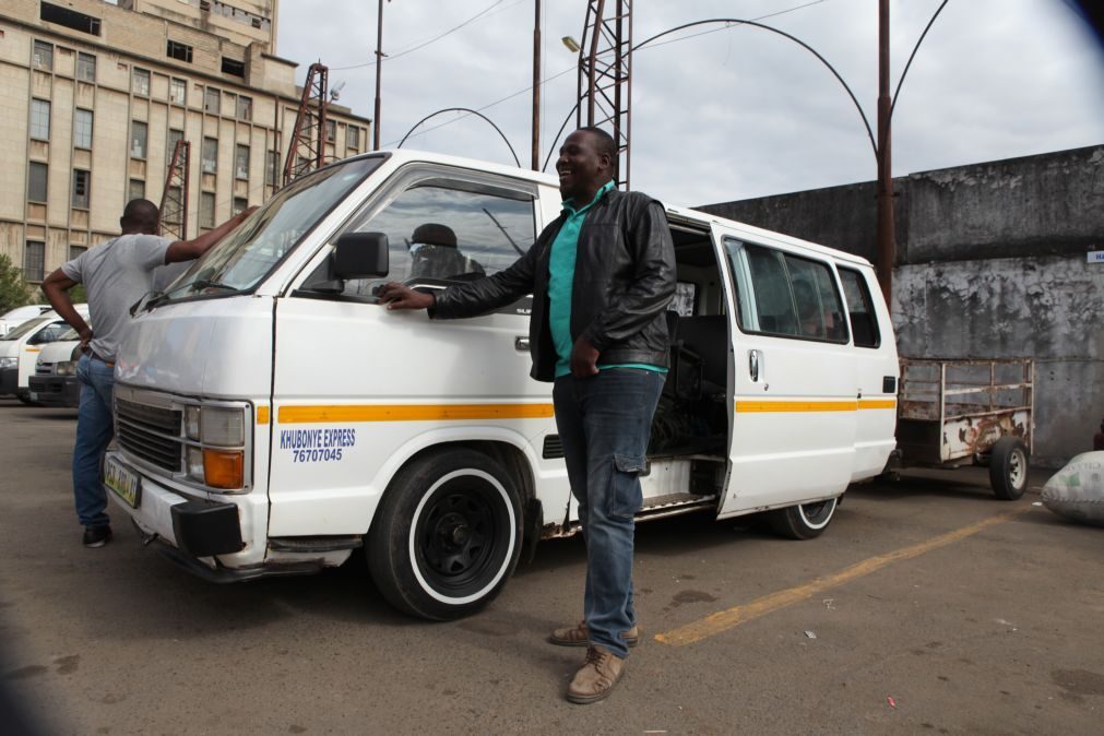 Transportadores moçambicanos queixam-se de atrasos no pagamento de subsídios