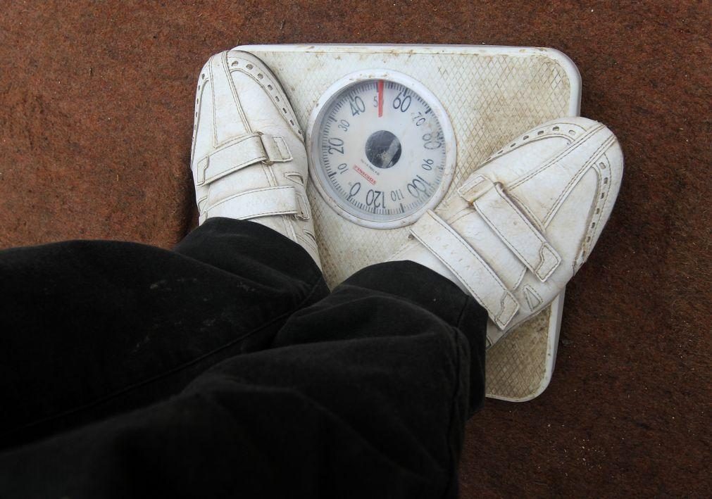 Adoçantes não ajudam a perder peso e podem aumentar a mortalidade