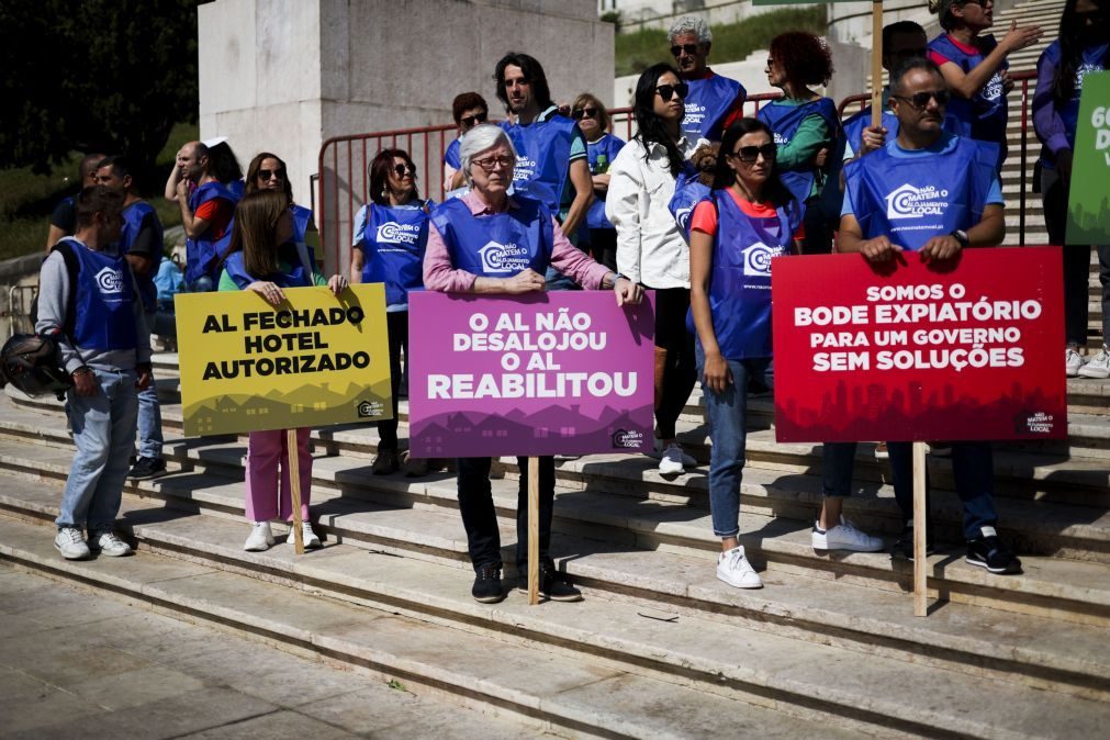 Proprietários de alojamento local protestam em Lisboa contra medidas do Governo